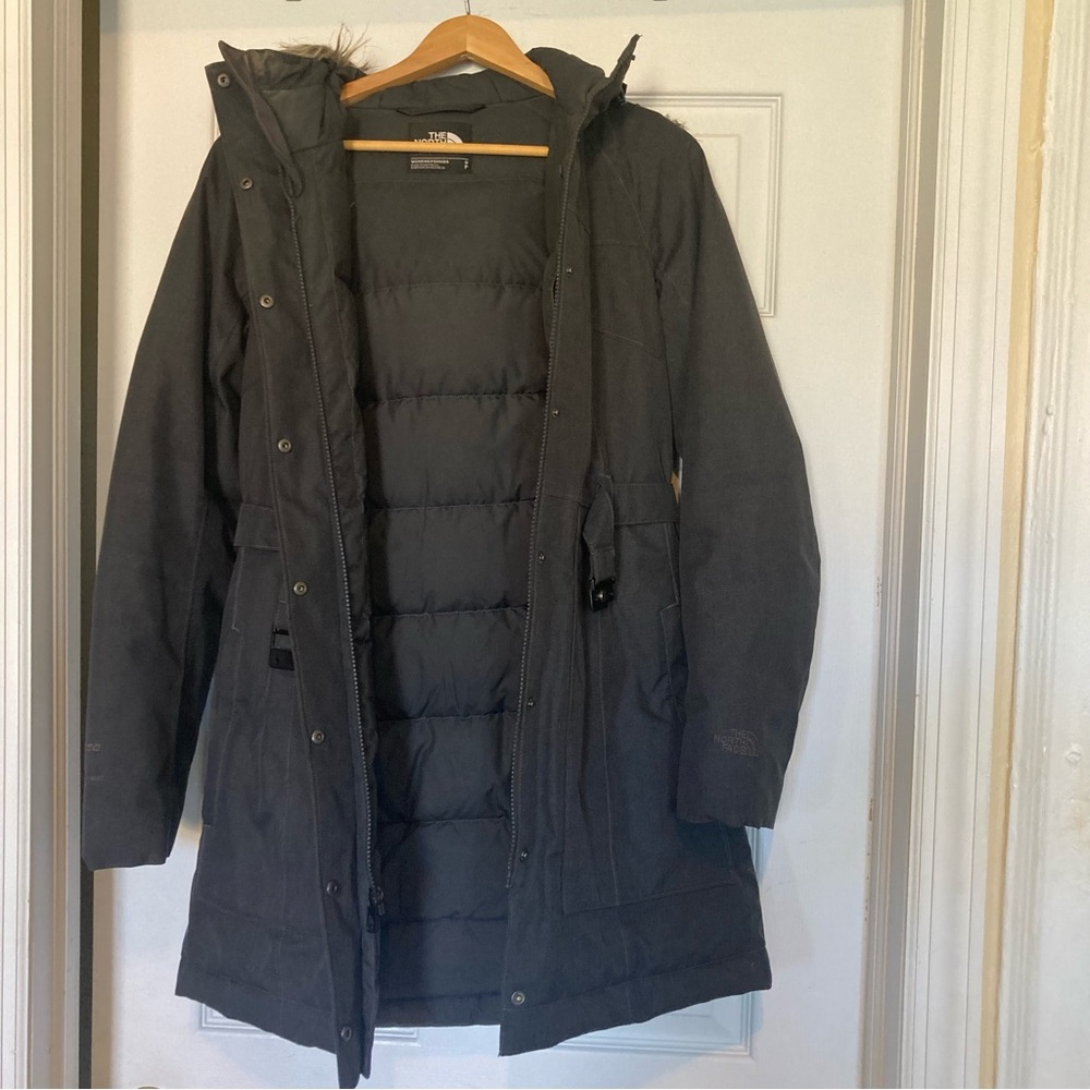 The North Face Coat- super warm, fun BMW logo embroidered, size small - Picture 3 of 11